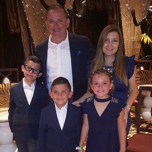 Meet your Posher, Adolfo